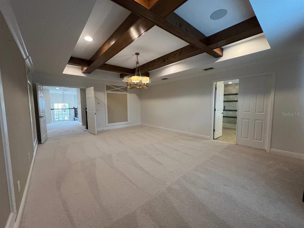 Empty room, Interior, Recessed Lighting, Wooden Beams