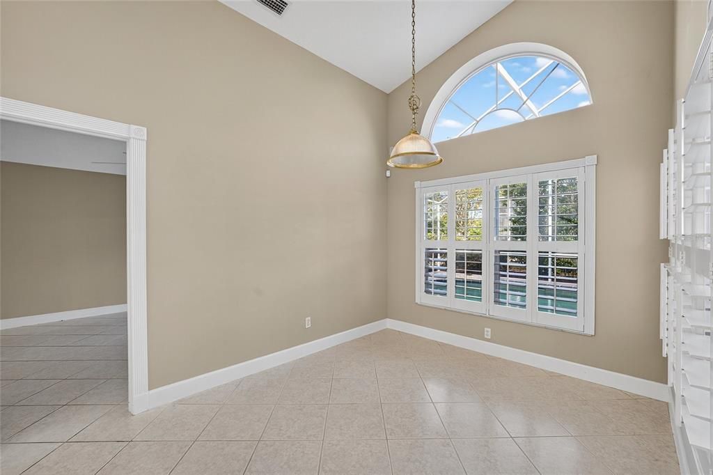 Empty room, Interior, Pendant Lights
