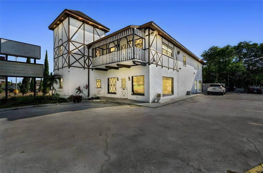 Exterior, Facade, Tudor Revival