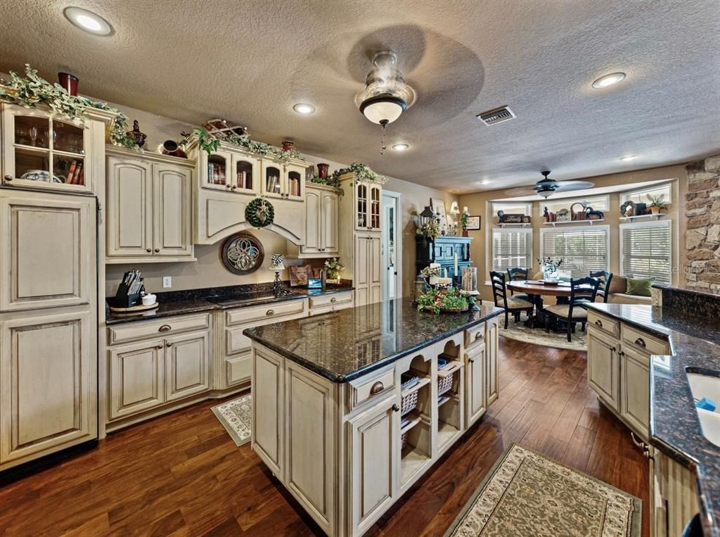 Dining room, Interior, Kitchen, Recessed Lighting, Wood Texture Flooring