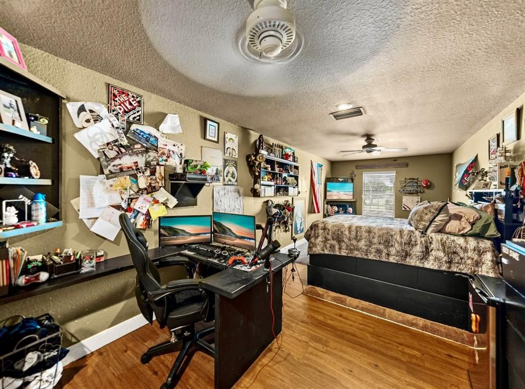 Bedroom, Home Office, Interior, Wood Texture Flooring