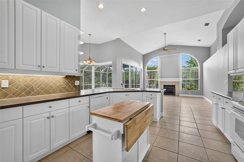 Chandelier, Fireplace, Interior, Kitchen, Pendant Lights, Recessed Lighting