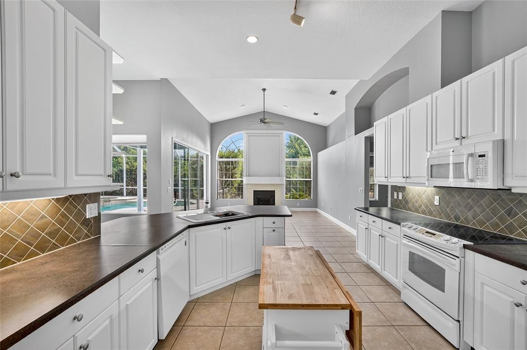 Fireplace, Interior, Kitchen, Pendant Lights, Recessed Lighting