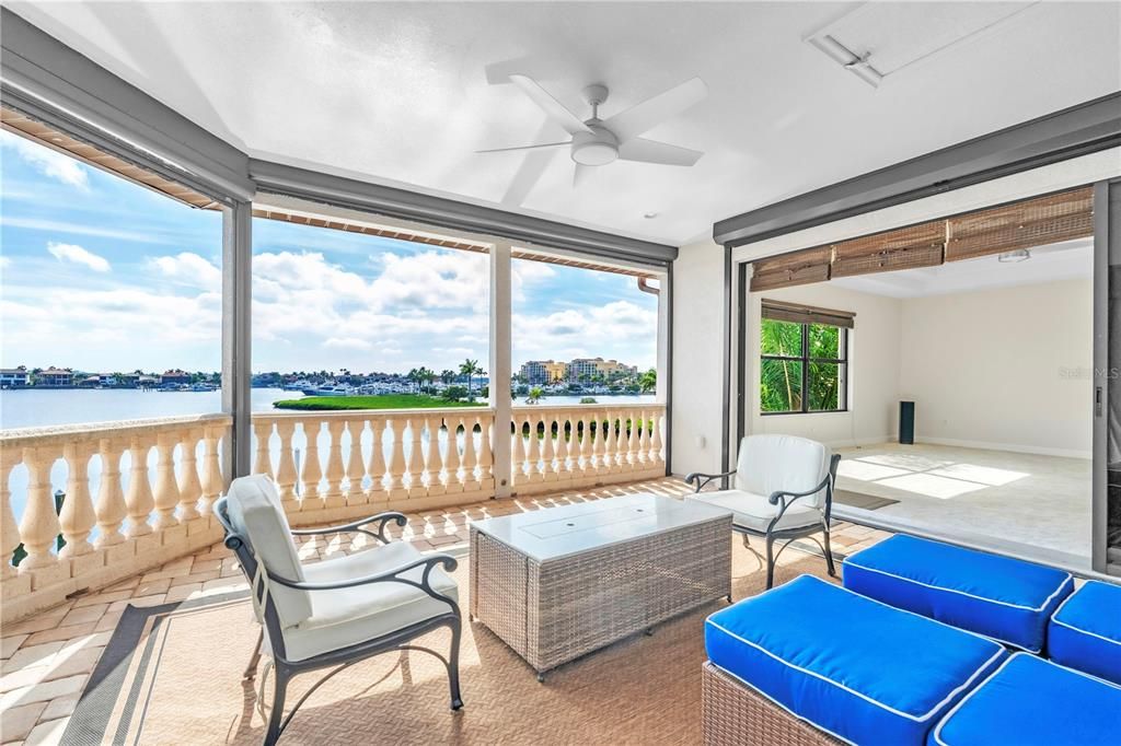 Interior, Living room, Sun Room, Water