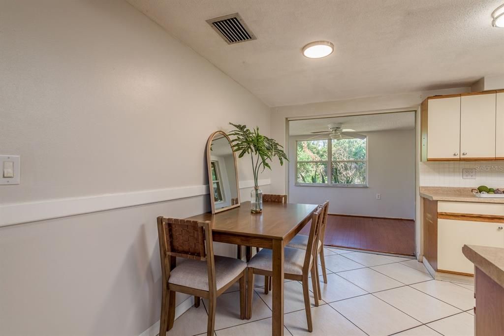 Dining room, Interior, Recessed Lighting