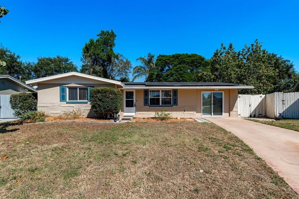 Backyard, Exterior, Facade, Ranch