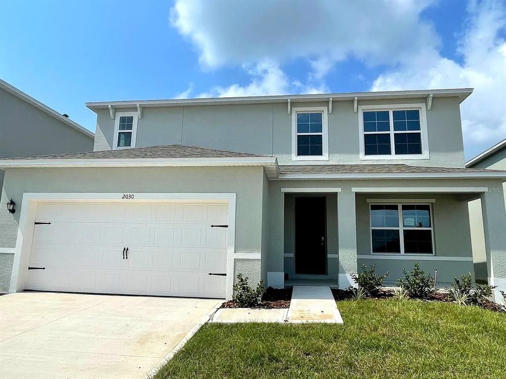 Attached, Exterior, Facade, American Craftsman