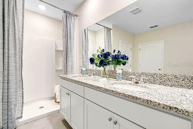 Bathroom, Dual Sink Vanities, Interior, Recessed Lighting