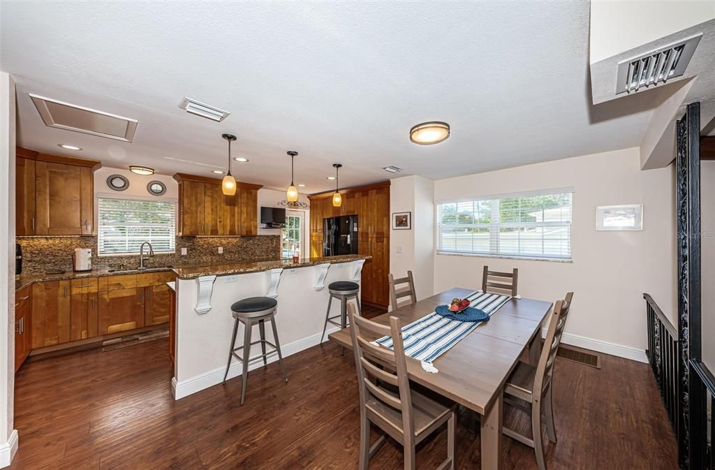Dining room, Interior, Kitchen, Pendant Lights, Recessed Lighting, Wood Texture Flooring
