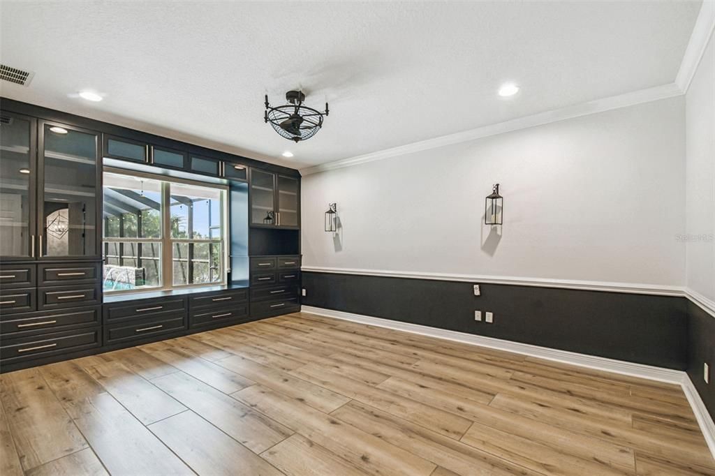 Empty room, Interior, Recessed Lighting, Wood Texture Flooring