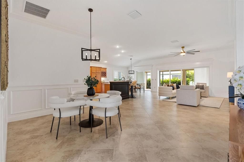 Dining room, Interior, Living room, Pendant Lights, Recessed Lighting