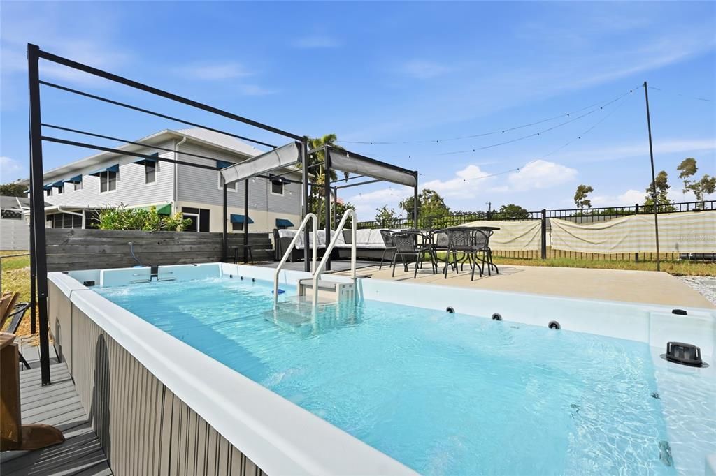 Exterior, Hot Tub, Pool