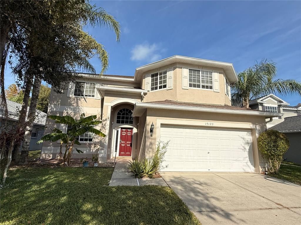 Attached, Exterior, Facade, Mediterranean