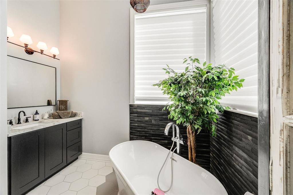 Bathroom, Free Standing Baths, Interior