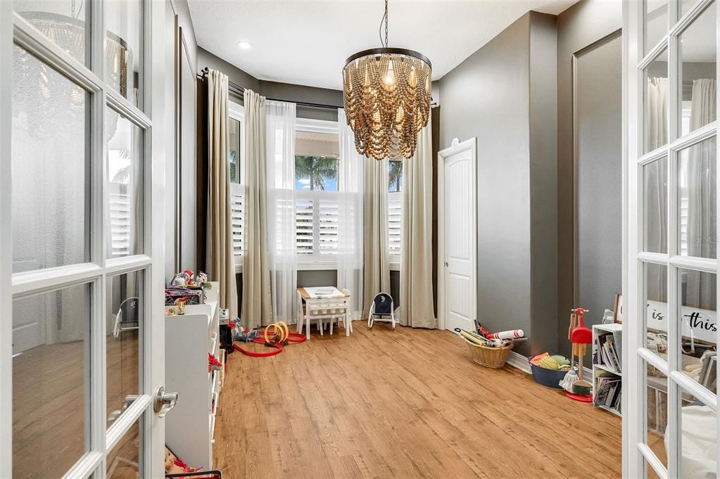 Chandelier, Interior, Recessed Lighting, Wood Texture Flooring