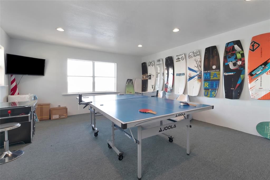 Game Room, Interior, Recessed Lighting