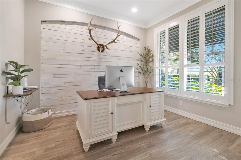 Home Office, Interior, Recessed Lighting, Wood Texture Flooring