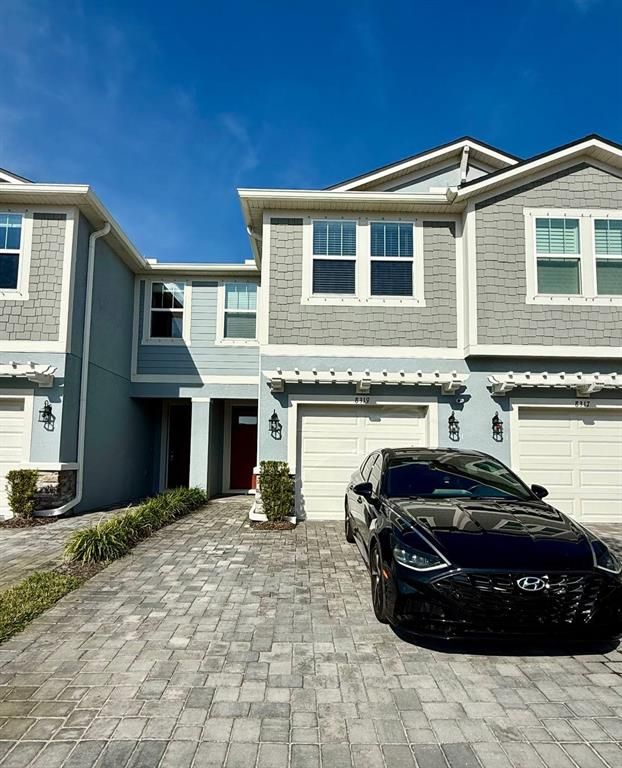 Attached, Exterior, Facade, Rowhouse