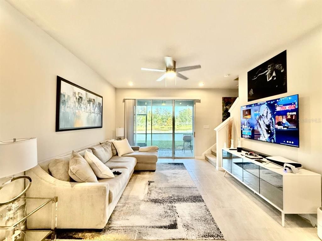 Interior, Living room, Recessed Lighting, Wood Texture Flooring