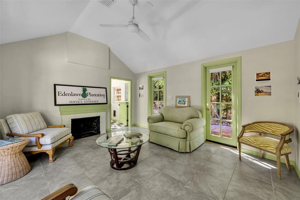 Fireplace, Interior, Living room