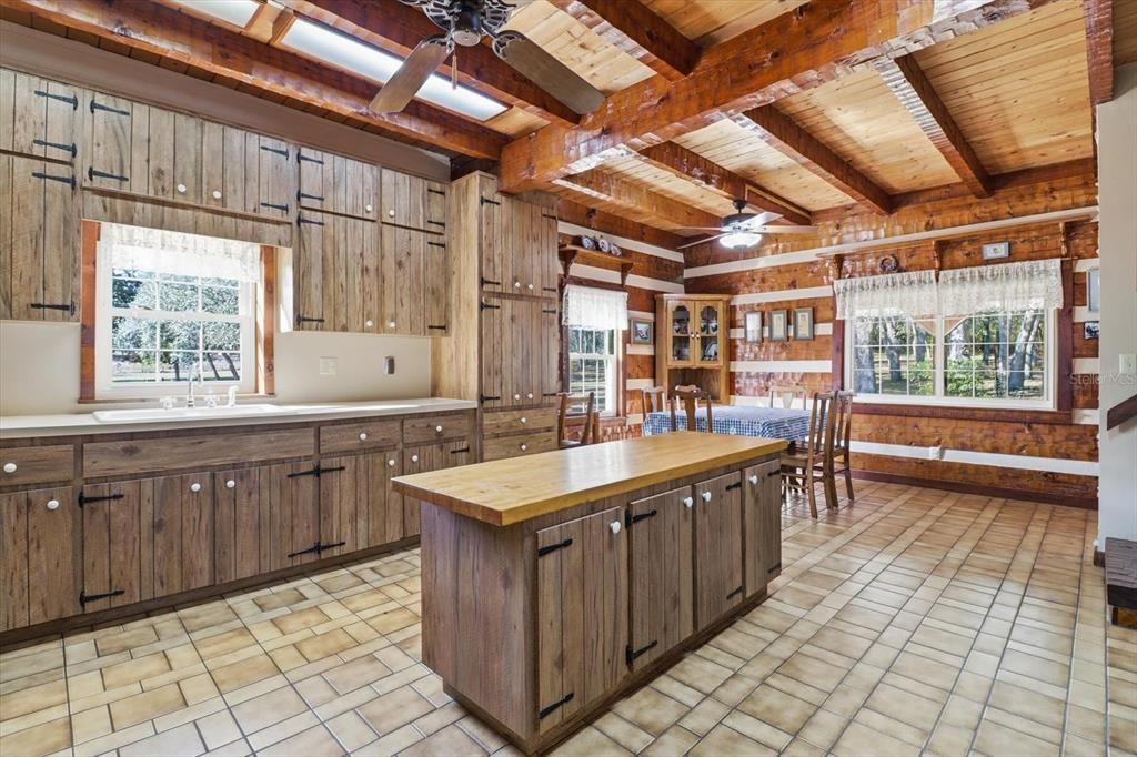 Dining room, Interior, Kitchen, Wooden Beams, Wooden Ceilings, Wooden Walls