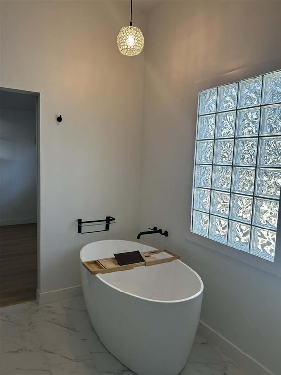 Bathroom, Free Standing Baths, Interior, Marble, Pendant Lights
