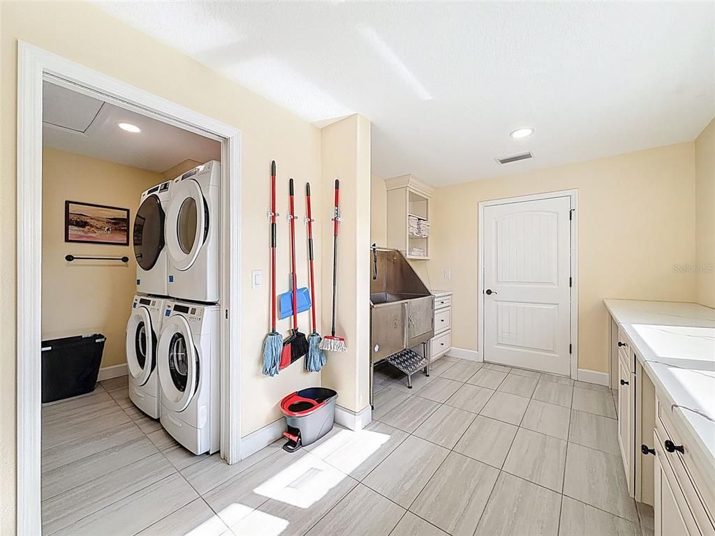 Interior, Recessed Lighting, Utility Closets, Washer
