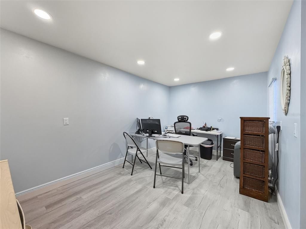 Home Office, Interior, Recessed Lighting, Wood Texture Flooring