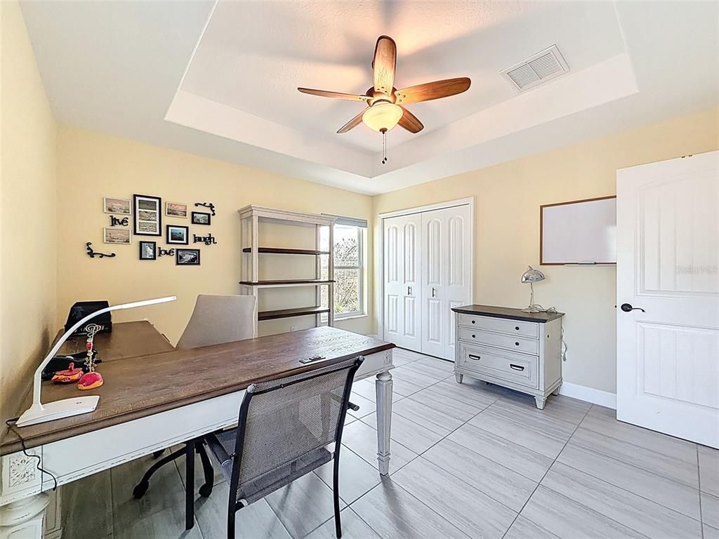 Home Office, Interior