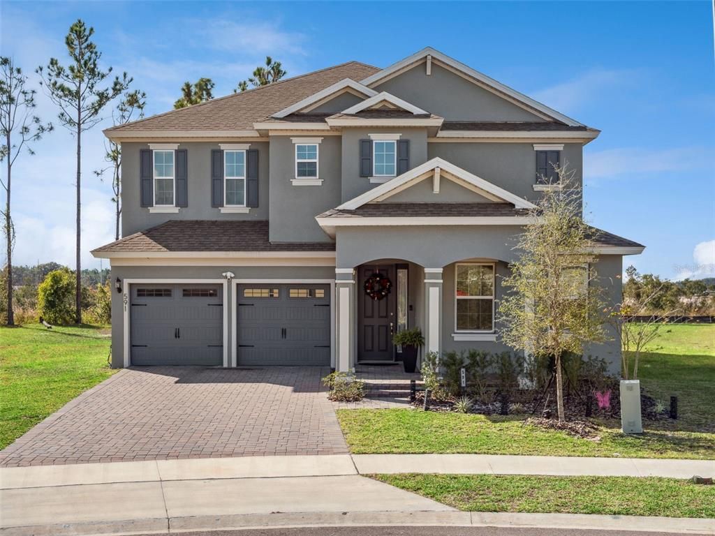 Attached, Exterior, Facade, American Craftsman