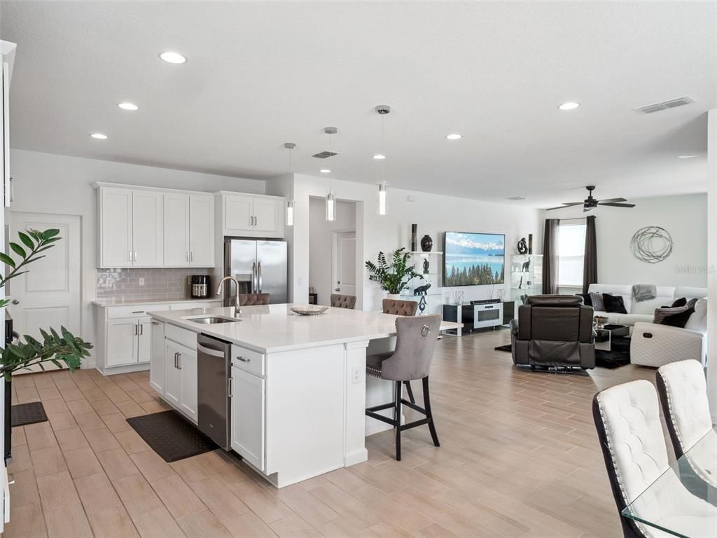 Interior, Kitchen, Living room, Pendant Lights, Recessed Lighting, Stainless Steel Appliances, Wood Texture Flooring