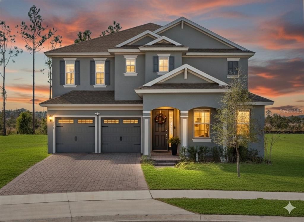 Attached, Exterior, Facade, American Craftsman