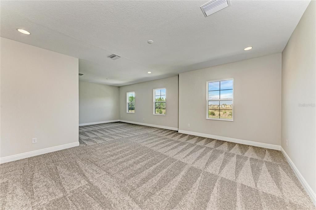 Empty room, Interior, Recessed Lighting