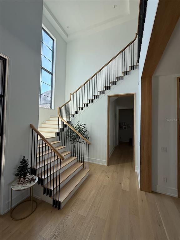 Interior, Recessed Lighting, Wood Texture Flooring