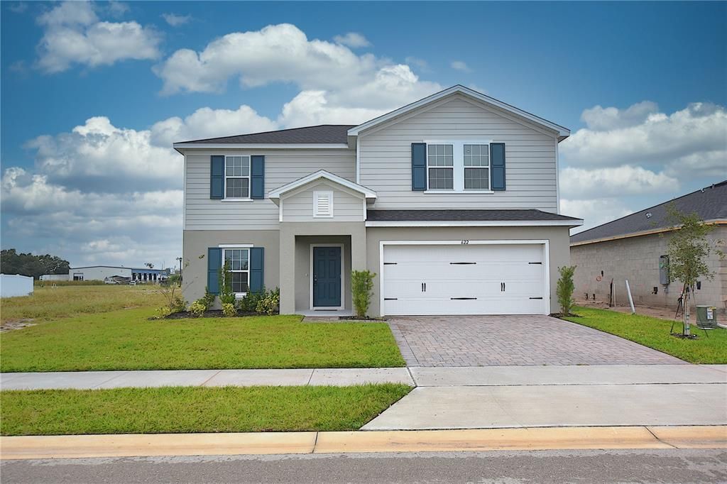 Attached, Exterior, Facade, Farmhouse