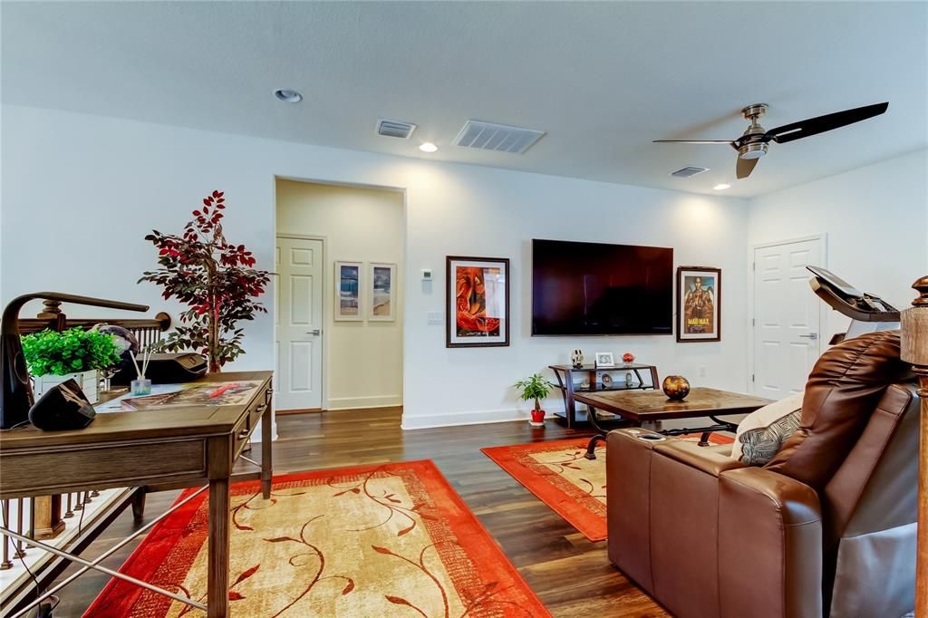 Home Office, Interior, Living room, Piano, Recessed Lighting, Wood Texture Flooring