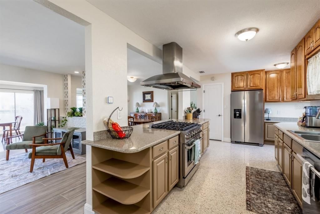 Dining room, Interior, Kitchen, Recessed Lighting, Stainless Steel Appliances