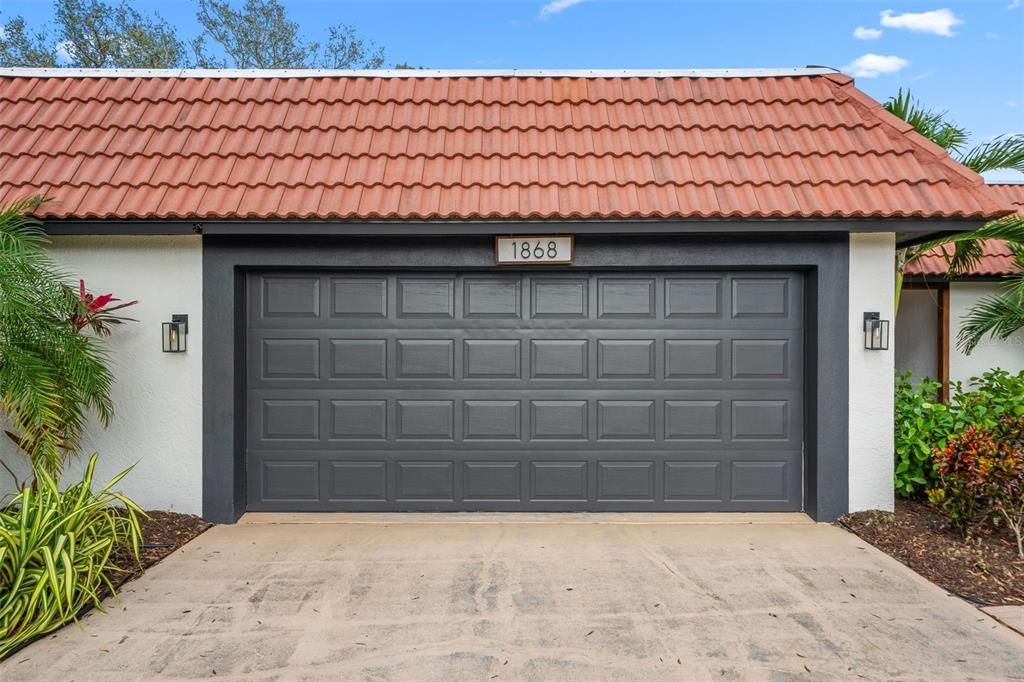Detached Garage, Exterior