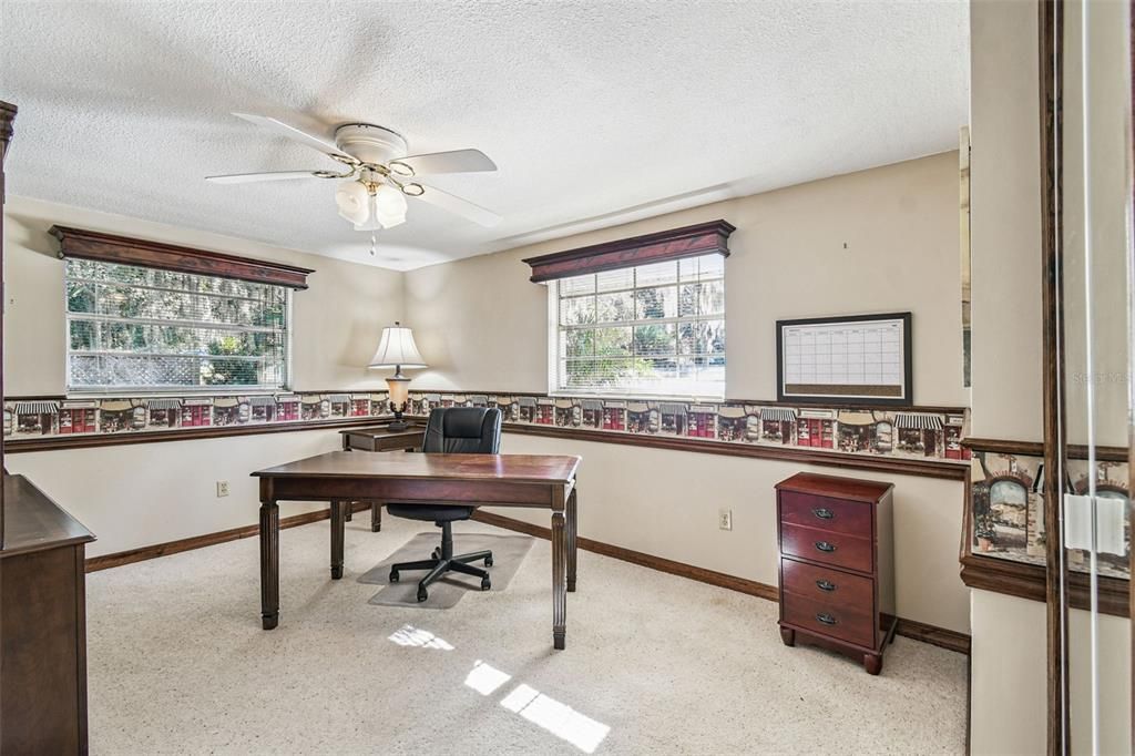 Home Office, Interior