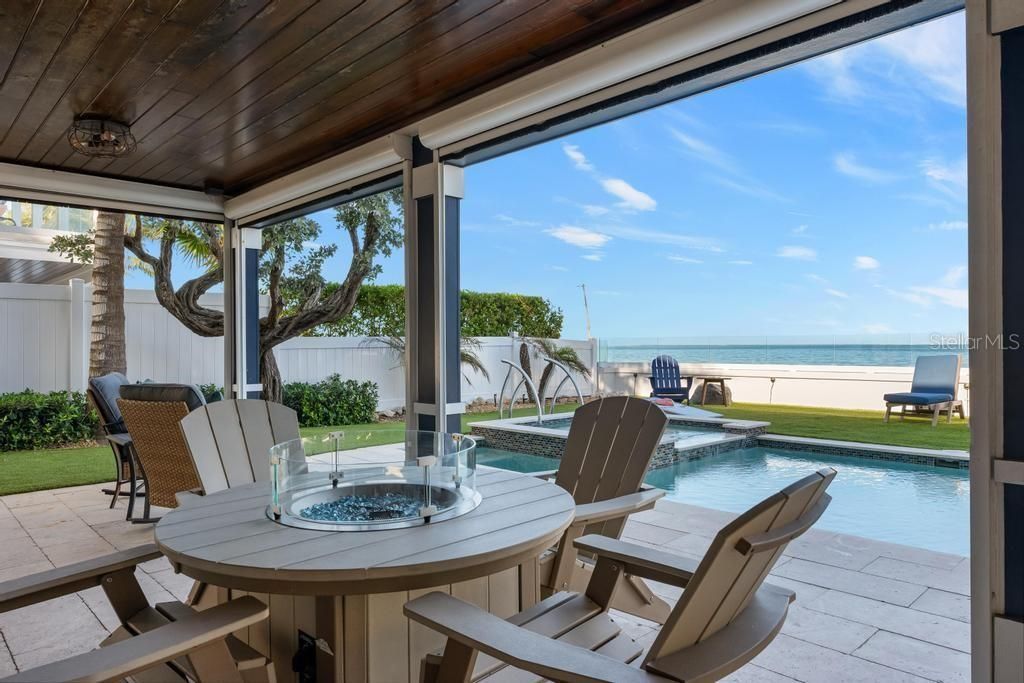 Exterior, Pool, Water