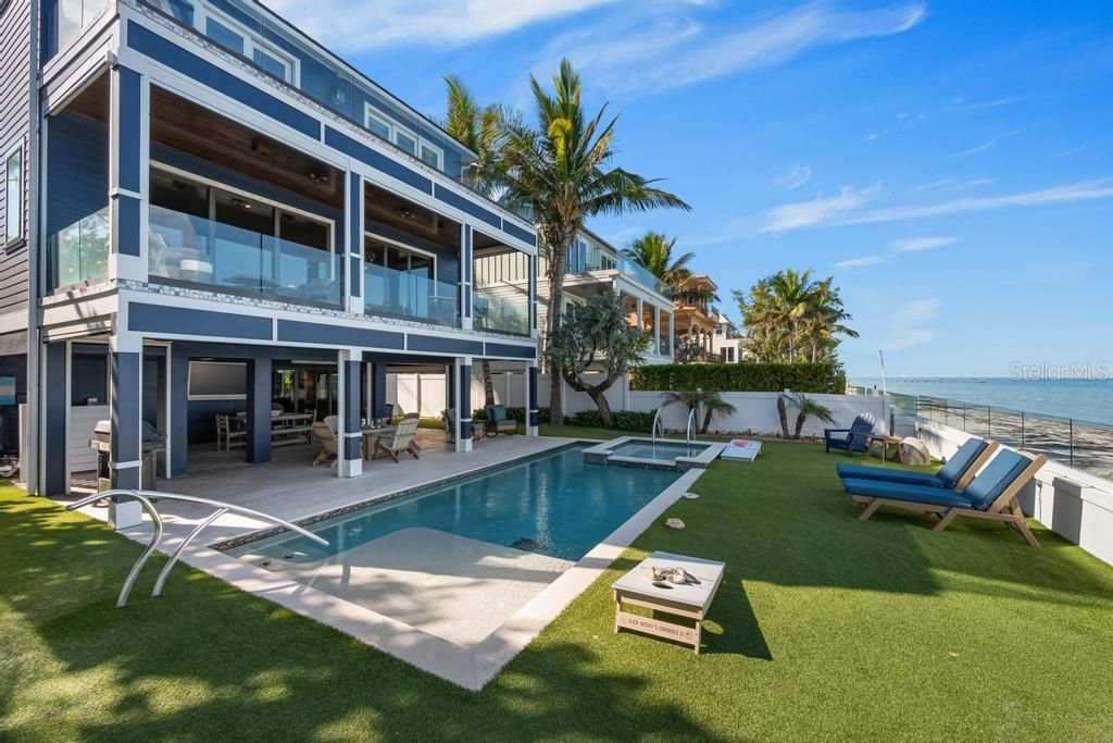 Exterior, Pool, Water