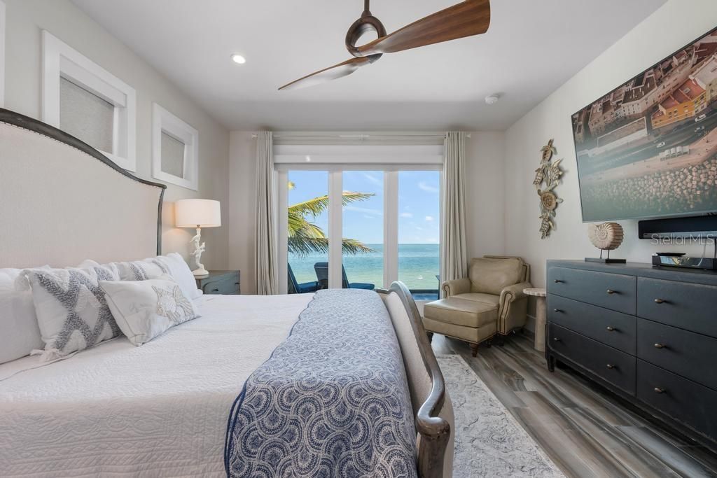 Bedroom, Interior, Recessed Lighting, Water, Wood Texture Flooring