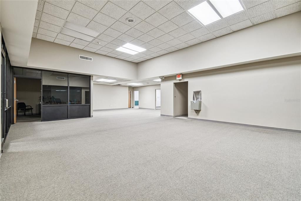 Empty room, Interior, Recessed Lighting