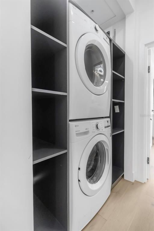 Interior, Utility Closets, Washer, Wood Texture Flooring