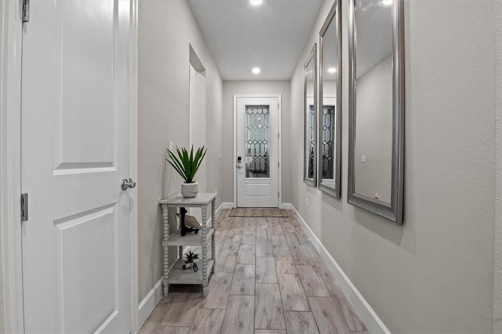 Interior, Recessed Lighting, Wood Texture Flooring