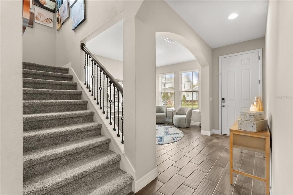 Interior, Recessed Lighting, Wood Texture Flooring