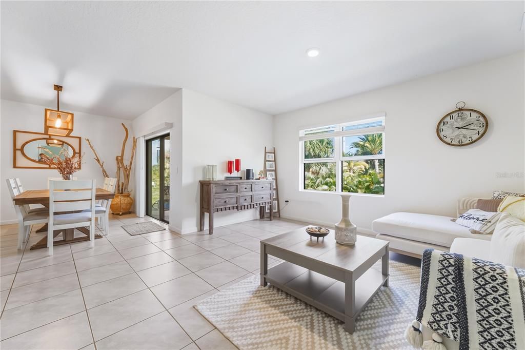 Dining room, Interior, Living room, Recessed Lighting