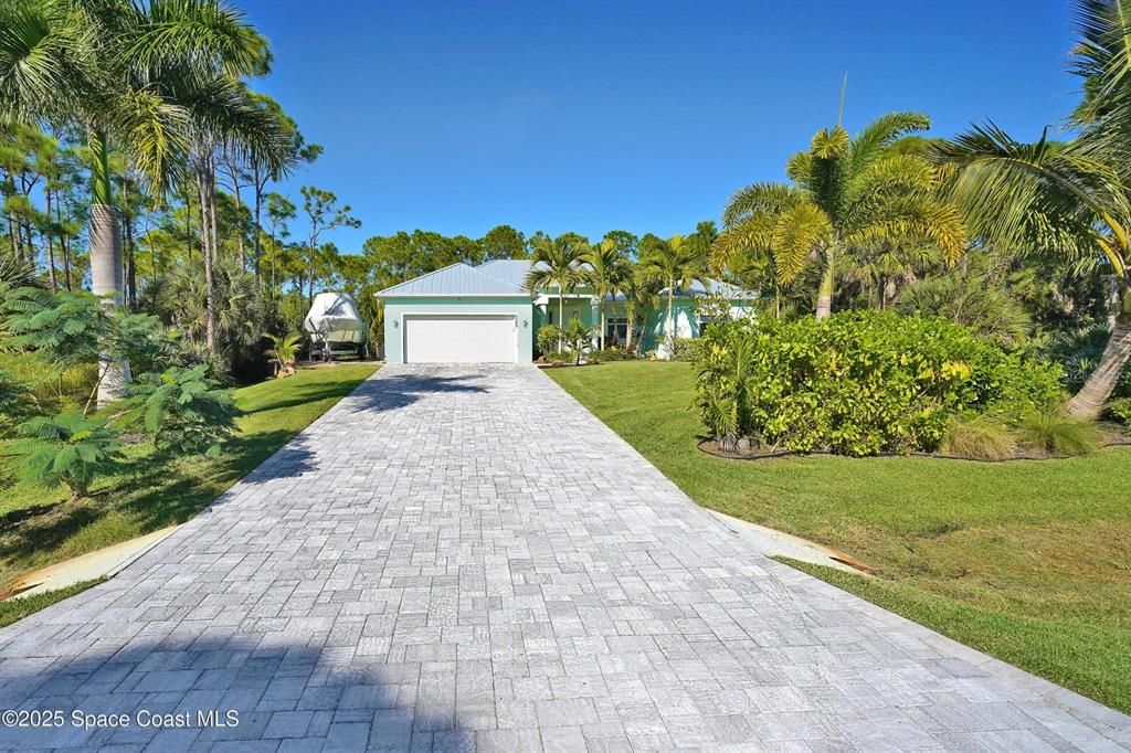 Backyard, Detached Garage, Exterior