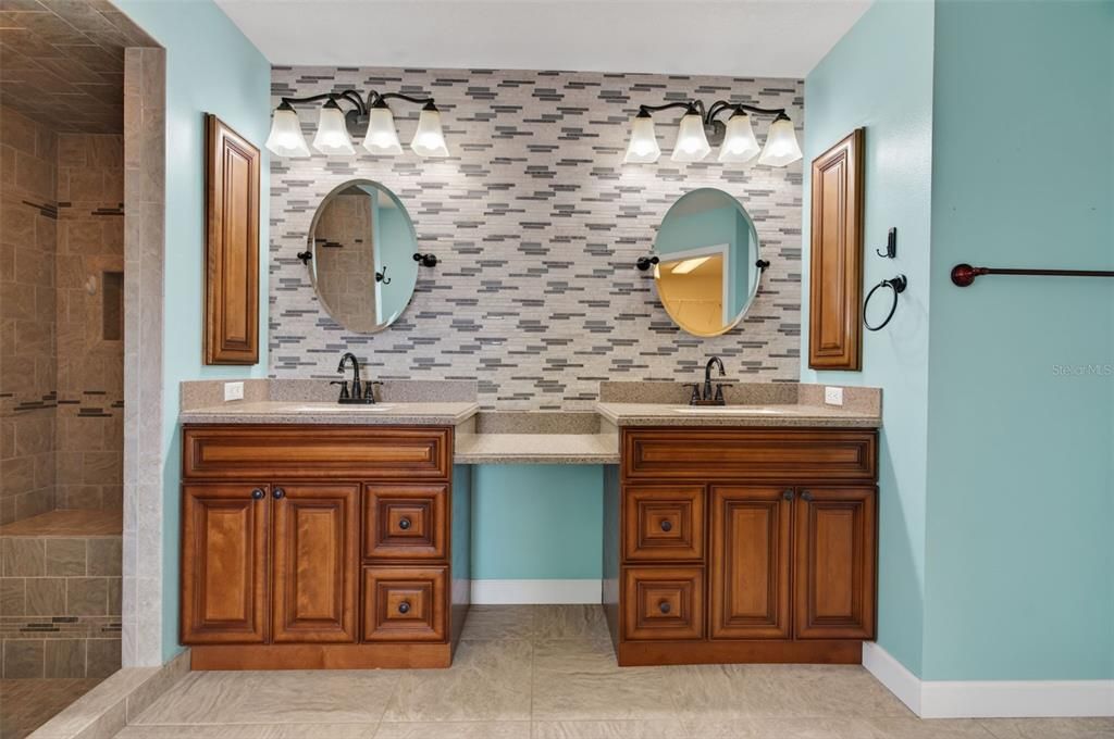 Bathroom, Dual Sink Vanities, Interior