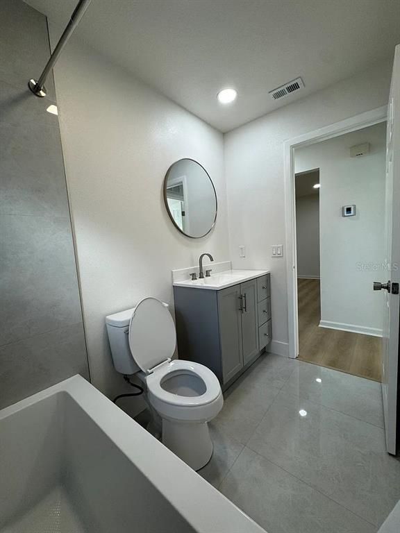 Bathroom, Dual Sink Vanities, Interior, Recessed Lighting